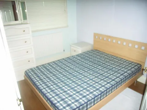 Bedroom1__Small_.jpg