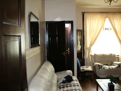 crosFront_room.jpg