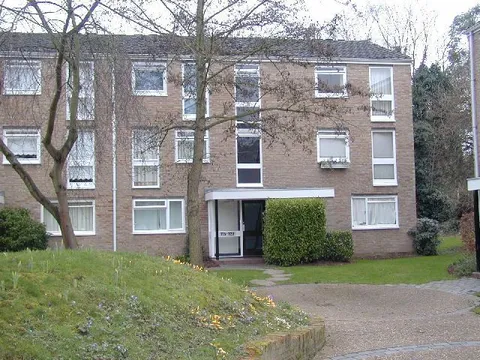 120_Harrowdene_Gdns_Feb_2005.jpg