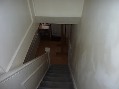 39_MARLBOROUGH_AVE_STAIR.jpg