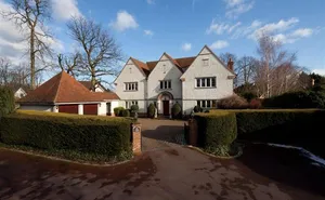 5 bedroom property in Old Harlow