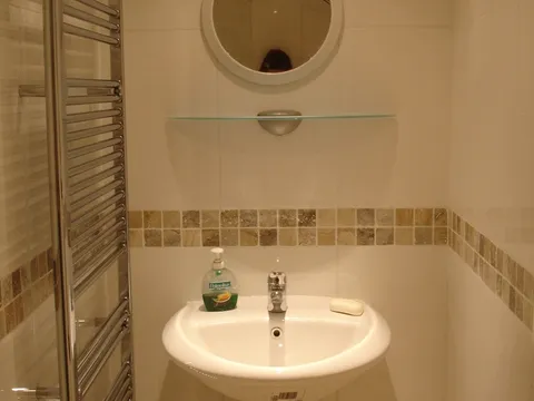 Shower_Room.jpg