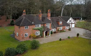 6 bedroom property in Jordans, Beaconsfield