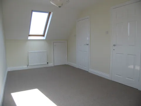 Haycroft_Rd._3_-_bed_1.jpg
