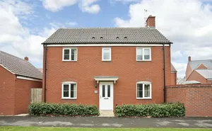 3 bedroom property in Silver Road, Pewsey, Wiltshire, SN9