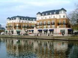 Thames Edge Court, Clarence Street, Staines, TW18