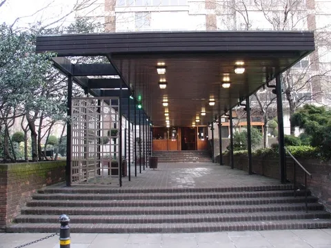Archingtons_Quadrangle_W2116.jpg