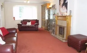 5 bedroom property in Pencarn Avenue, Coedkernew, Newport