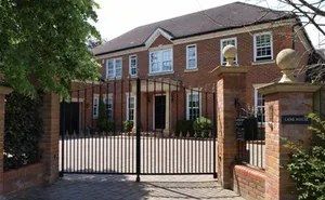 7 bedroom property in Gills Hill Lane, Radlett