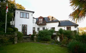 5 bedroom property in Dartmouth Town
