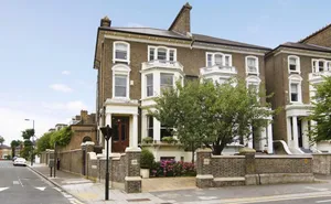 8 bedroom property in Larkhall Rise, Clapham