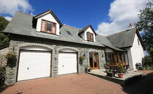 4 bedroom property in Stoke Fleming