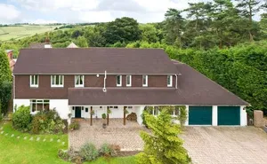6 bedroom property in Woldingham, Caterham, Surrey