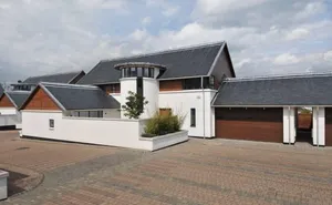 5 bedroom property in 8 Brighouse Park Rigg, Edinburgh, Midlothian