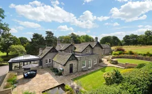 6 bedroom property in Lower Cumberworth, Huddersfield