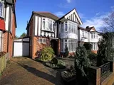 Baronsmede, Ealing