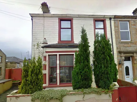 Front_of_Building.jpg