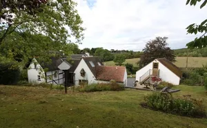 4 bedroom property in Abbots Lench, Evesham, Worcestershire, WR11