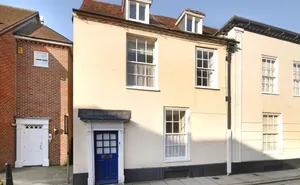 3 bedroom property in St. Martin's Square, Chichester, West Sussex, PO19