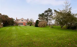 4 bedroom property in Knapton