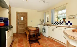 3 bedroom property in Field View, Bath Road, Nailsworth, Stroud, GL6