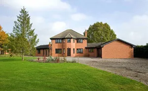 5 bedroom property in Main Street
Withybrook