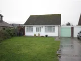 LARGE PLOT! SANDYFIELD CRESCENT, COWPLAIN, HAMPSHIRE.