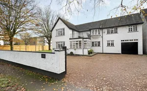 5 bedroom property in Brayfield Road, Bray, Berkshire, SL6