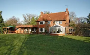 5 bedroom property in Send