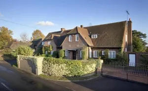 4 bedroom property in Annables Lane, Harpenden, Hertfordshire
