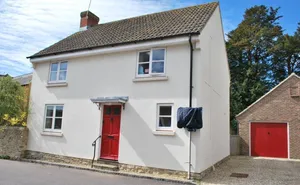 3 bedroom property in Arundell, Chideock, Bridport, Dorset