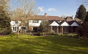5 bedroom property in Walton on Thames
