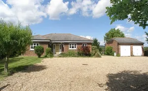 2 bedroom property in West Ashling Road, Hambrook, Chichester, West Sussex, PO18