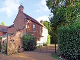 3 bedroom Detached House in Virginia Water