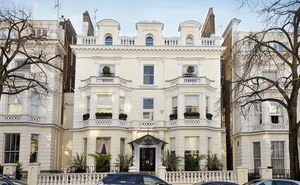 5 bedroom property in Holland Park, London, W11