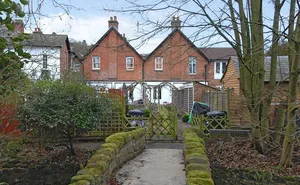 2 bedroom property in Gomshall