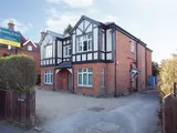 1 bedroom Ground Floor Apartment in Ascot