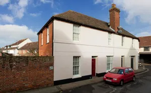 3 bedroom property in Knotts Lane, Canterbury, Kent