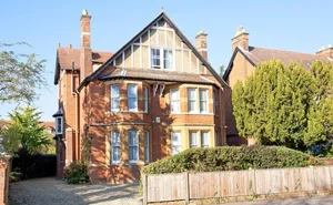 6 bedroom property in Charlbury Road, Oxford, OX2