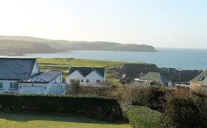 5 bedroom property in Thurlestone