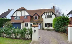5 bedroom property in Ashley Park