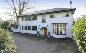 4 bedroom property in The Ridgeway, Northaw