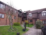 2 bedroom First Floor Flat in Windlesham