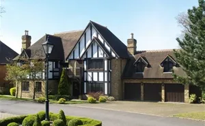 6 bedroom property in Greenoak Place, Hadley Wood
