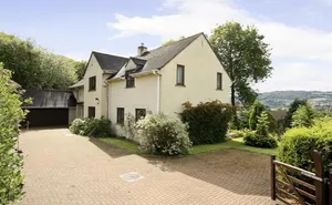 4 bedroom property in Bannerdown Road, Bath, BA1 7PL