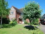 Lewknor Close, Lewknor