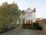 Park Avenue South, Crouch End