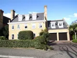 GUIDE PRICE £570,000 - £620,000