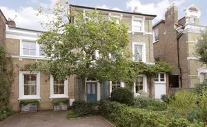 5 bedroom property in Fulham Park Gardens, Fulham, London, SW6 4JX