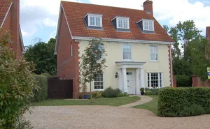 5 bedroom property in Woodbridge